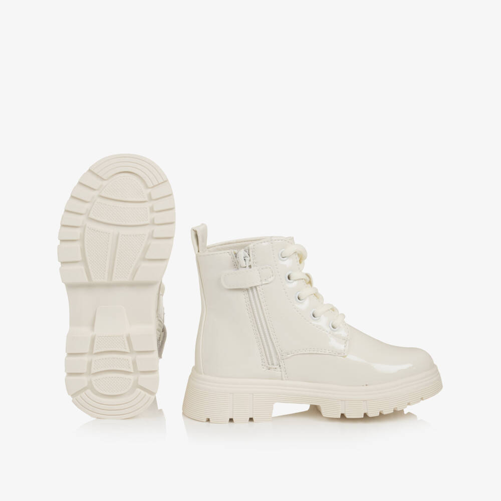 A Dee-Girls Ivory Patent Faux Leather Heart Boots | Childrensalon