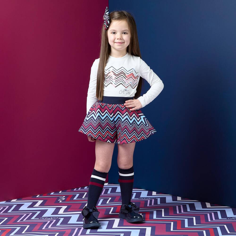 A Dee-Girls White & Red Zigzag Print Shorts Set | Childrensalon
