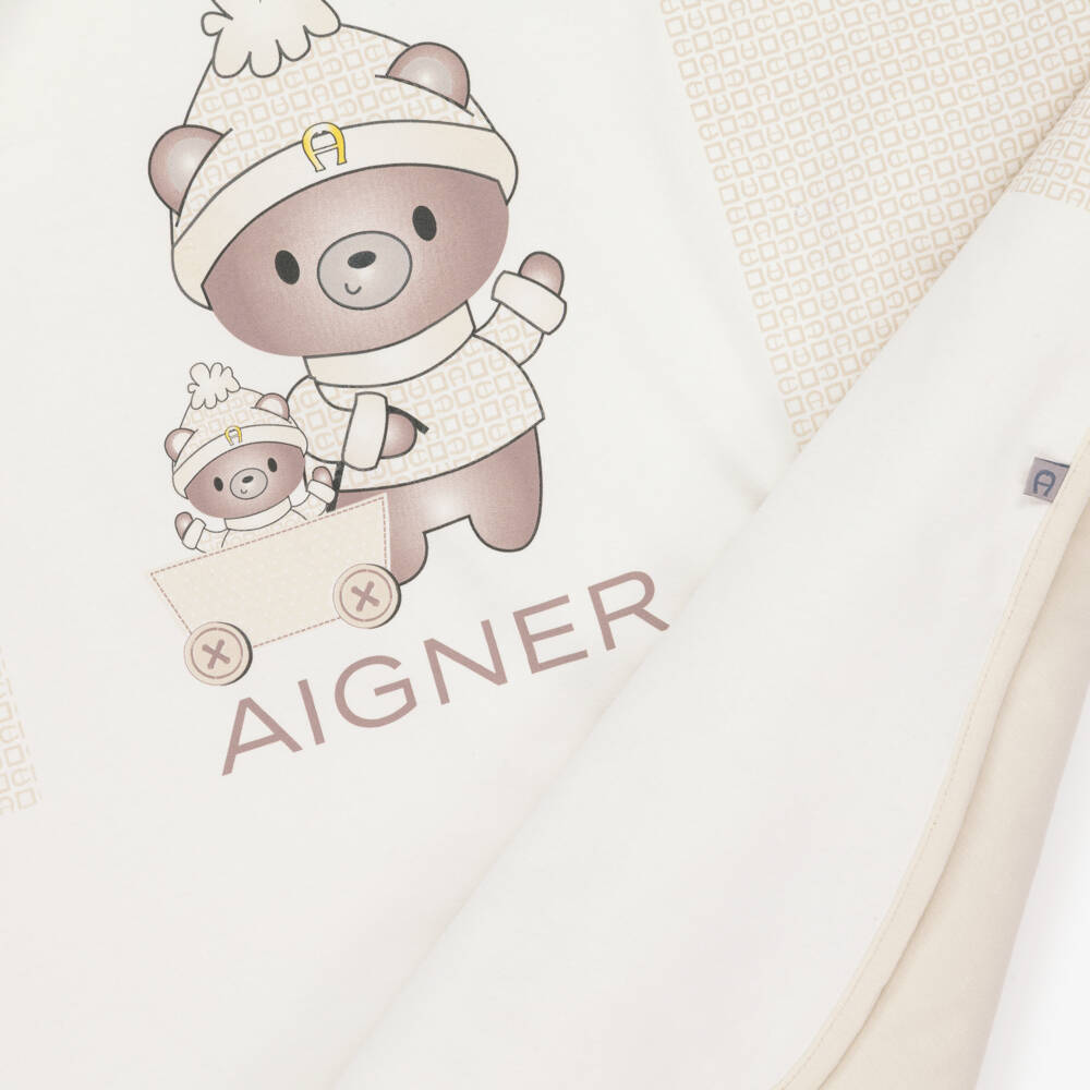 AIGNER-Одеяло из хлопка кремовое стеганое с мишкой (88см) | Childrensalon