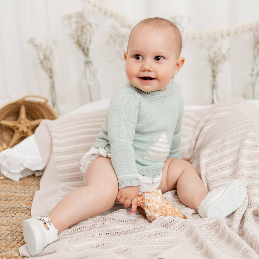 Artesanía Granlei-Baby Boys Pastel Green Shorts Set with Boat Motifs | Childrensalon