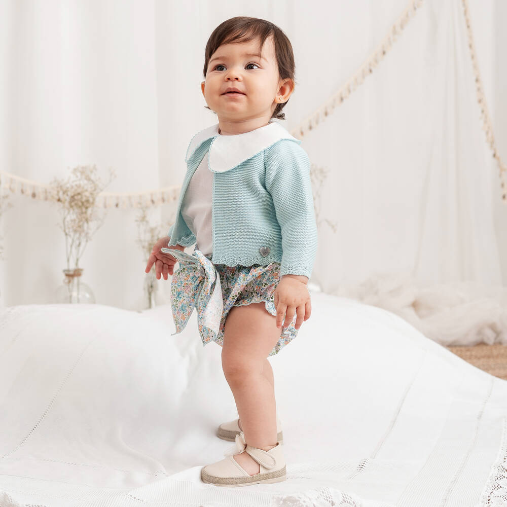 Artesanía Granlei-Baby Girls Aqua Green Cardigan & Floral Shorts Set | Childrensalon
