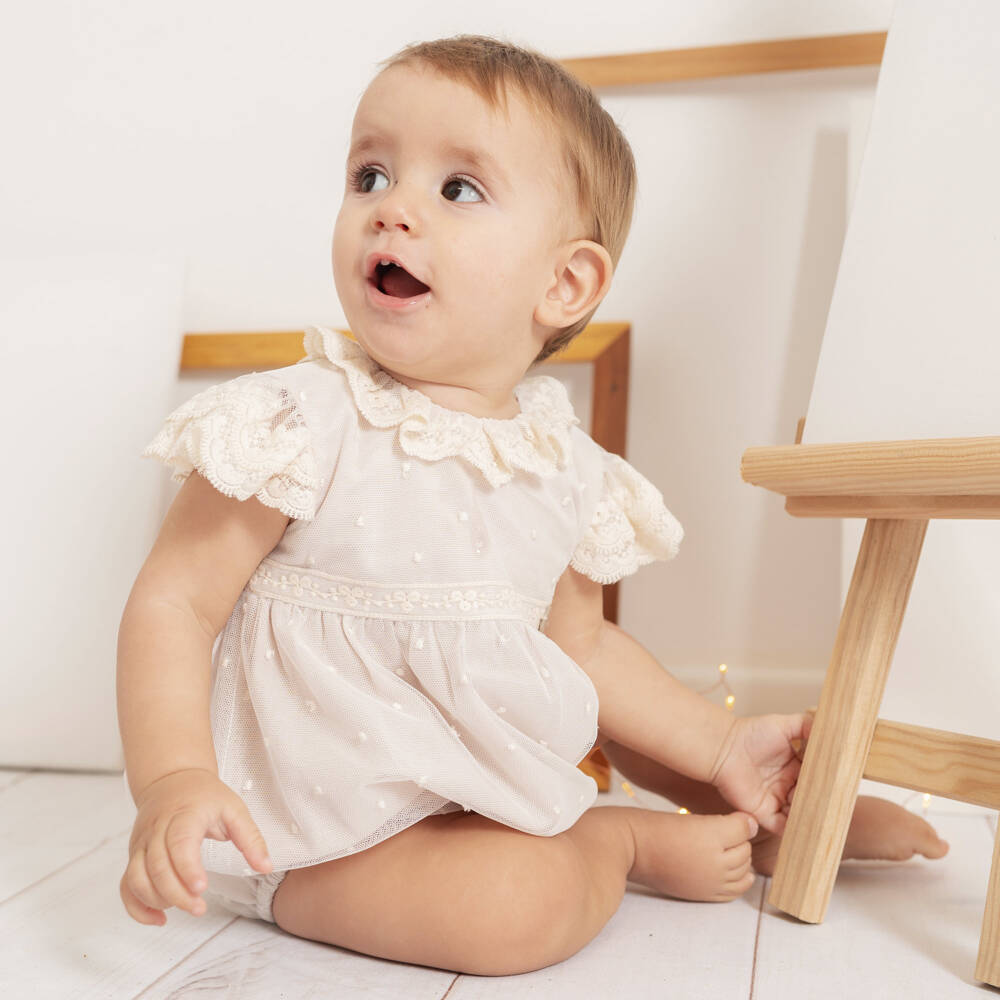 Artesanía Granlei-Baby Girls Beige Embroidered Tulle Shortie | Childrensalon