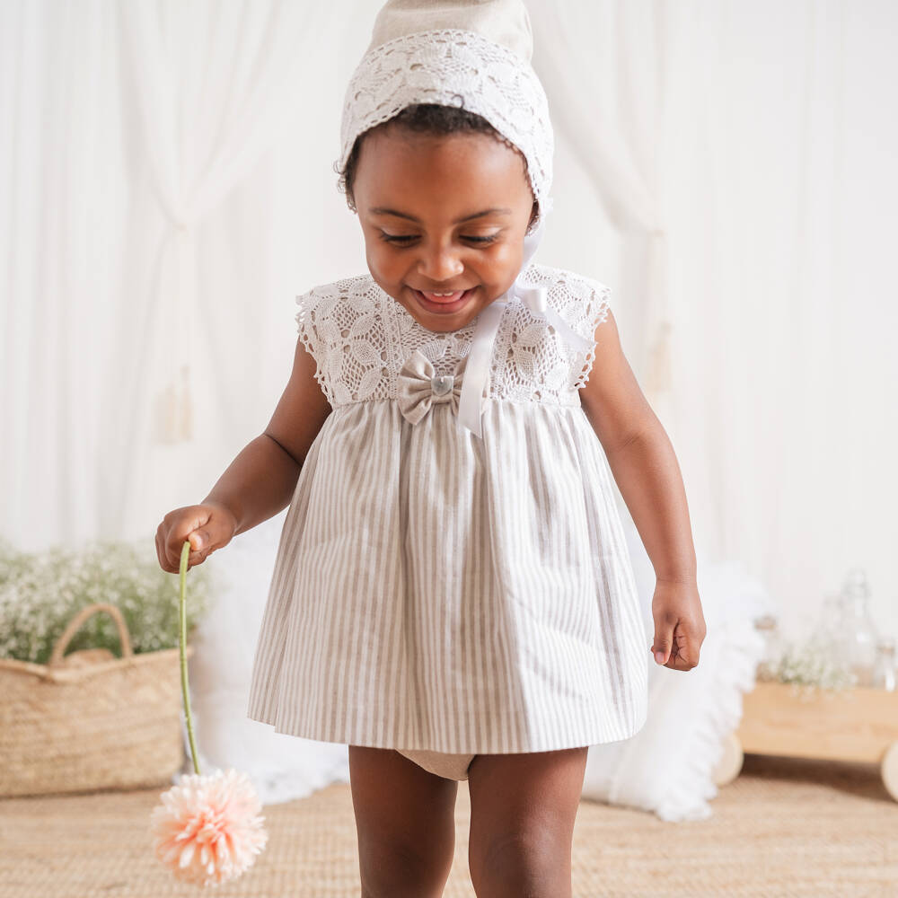 Artesanía Granlei-Baby Girls Beige Striped Dress Set with Lace Trims | Childrensalon