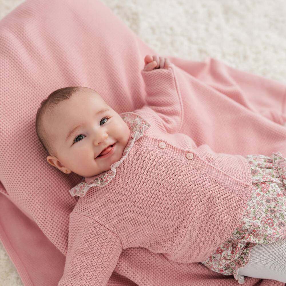 Artesanía Granlei-Baby Girls Pink Knit & Floral Shorts Set | Childrensalon