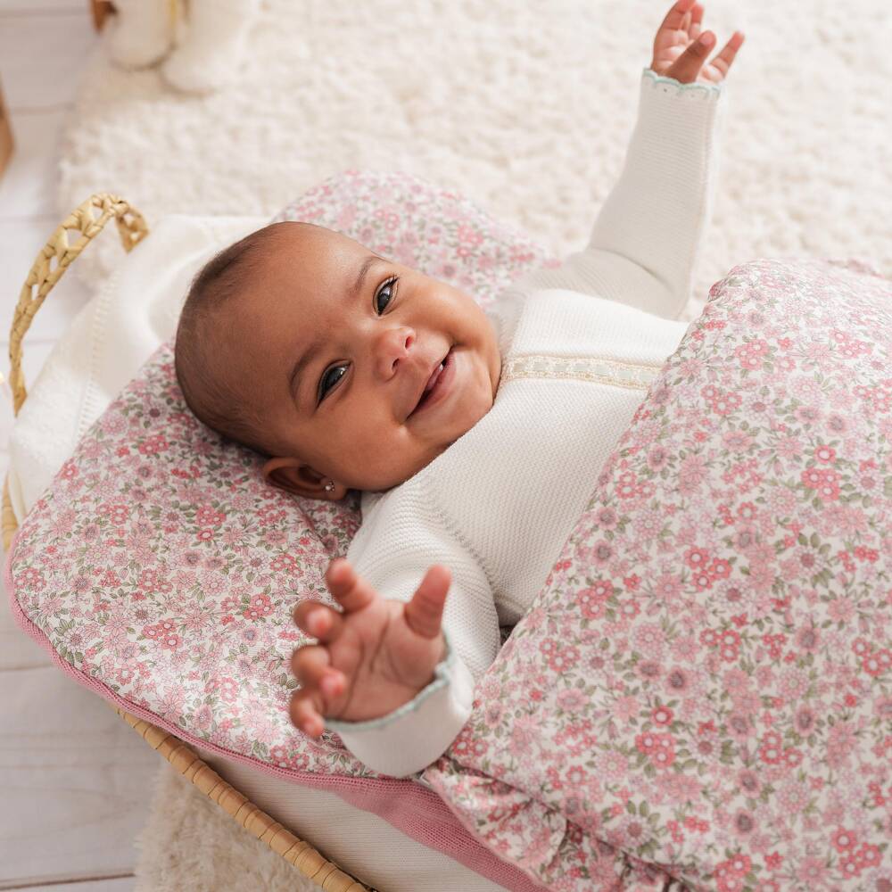 Artesanía Granlei-Baby Girls Pink Knitted Nest with Floral Print (72cm) | Childrensalon