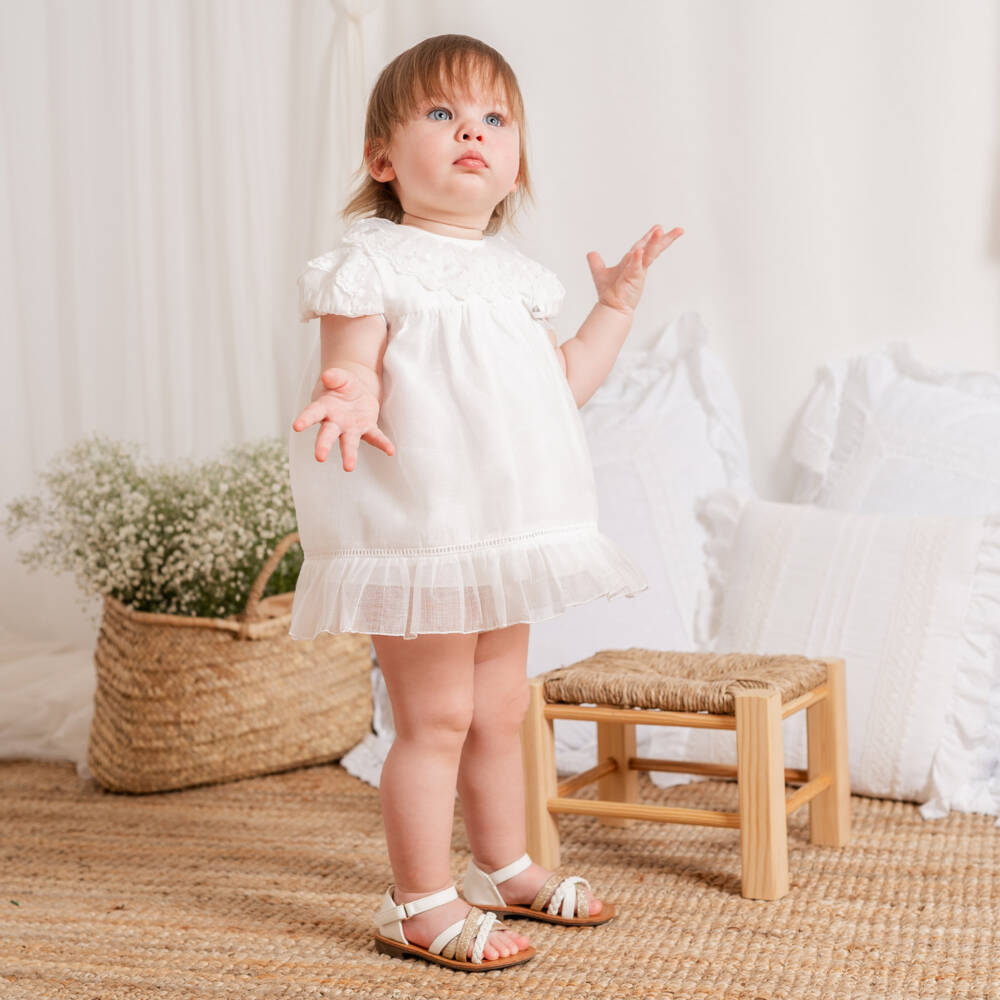 Artesanía Granlei-Baby Girls White Dress with Floral Lace Ruffle Collar | Childrensalon