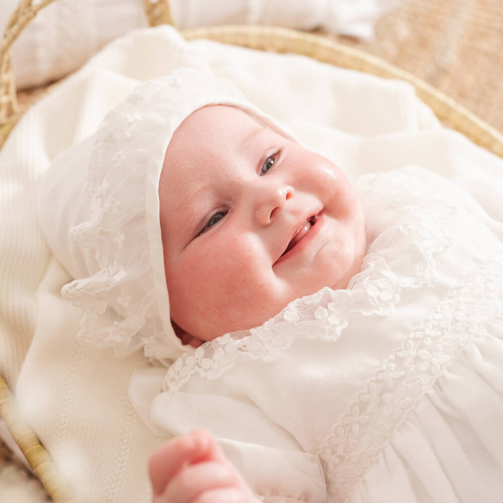 Artesanía Granlei-Чепчик белый из вуали и кружева для малышек | Childrensalon