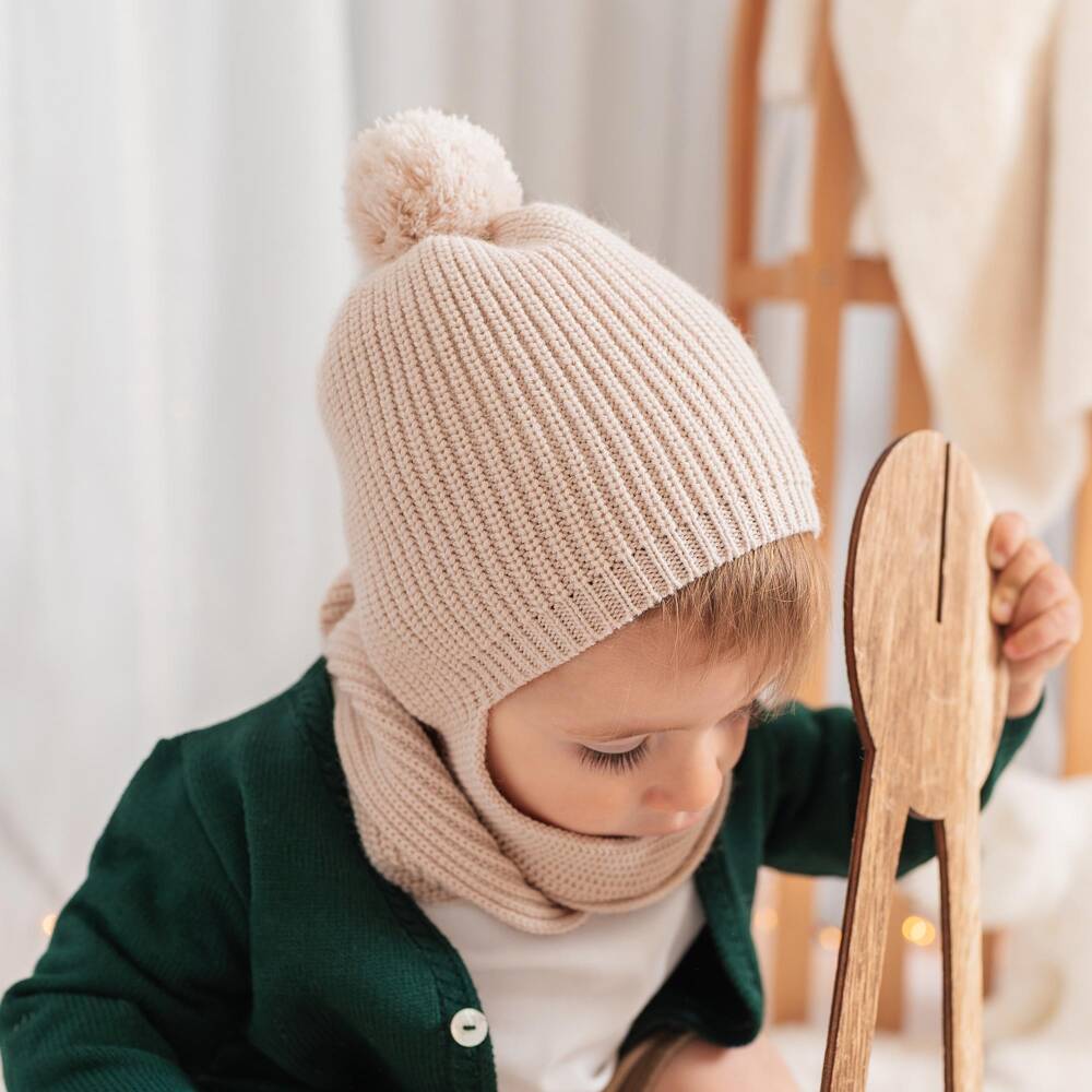 Artesanía Granlei-قبعة محبوكة مع سكارف مدمج لون بيج للأطفال الرضع | Childrensalon