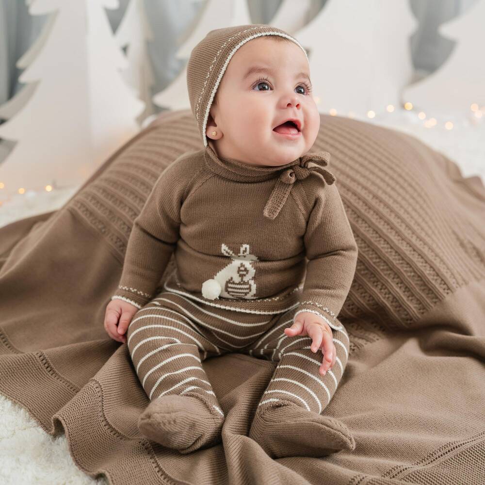 Artesanía Granlei-Boys Brown Knitted 2 Piece Babygrow with Bunny Motif | Childrensalon