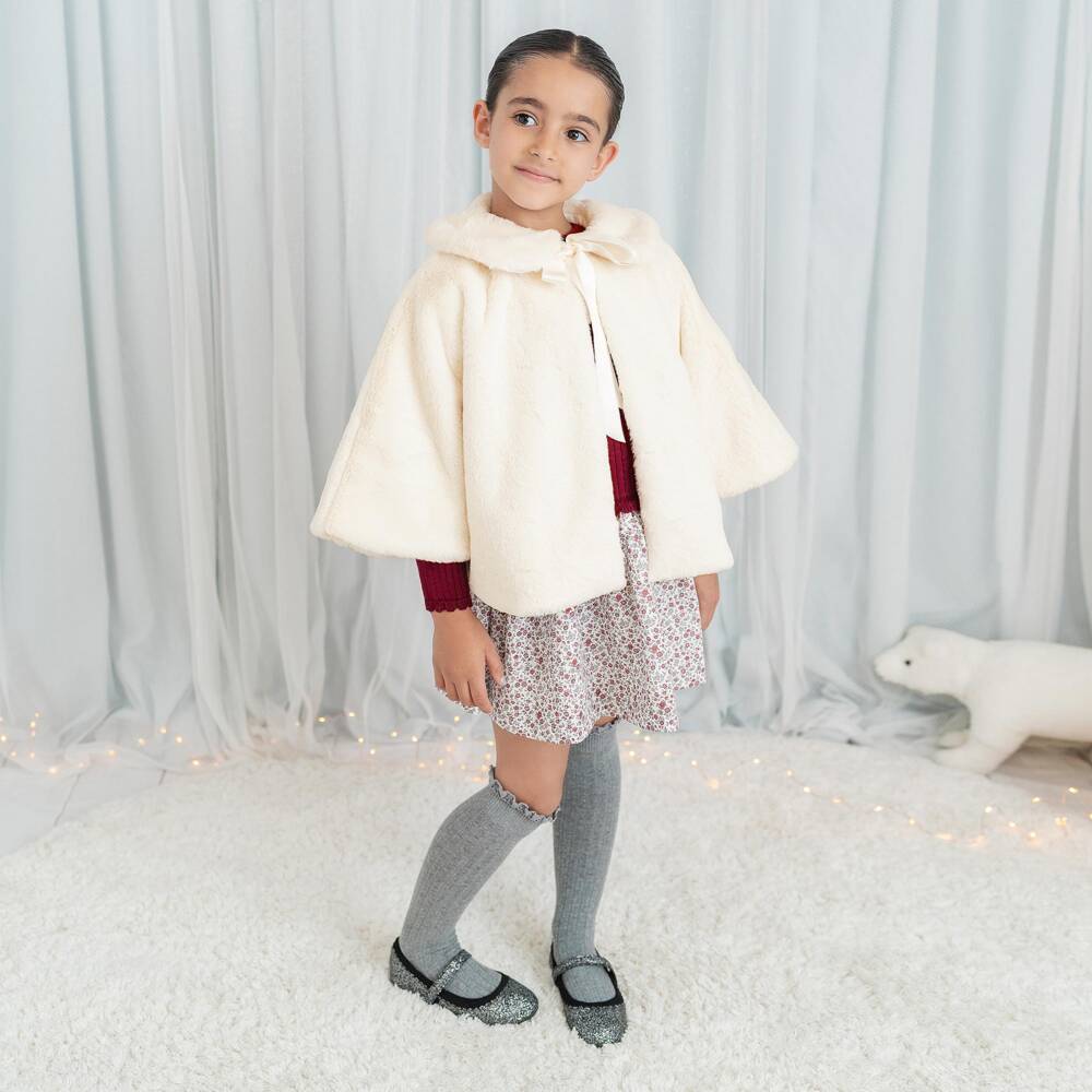 Artesanía Granlei-Girls Ivory Faux Fur Cape with Satin Tie | Childrensalon