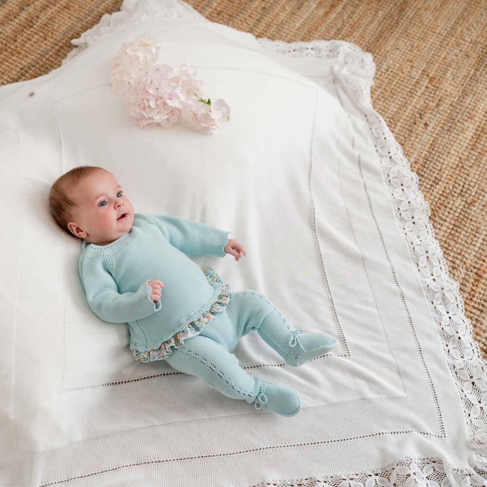 Artesanía Granlei-Girls White Knitted Shawl with Lace Trim | Childrensalon