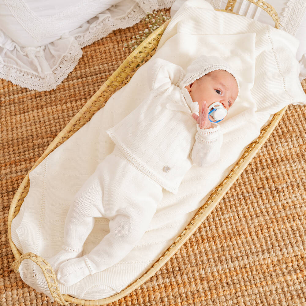 Artesanía Granlei-Ivory Knitted Bonnet & Babysuit Set | Childrensalon
