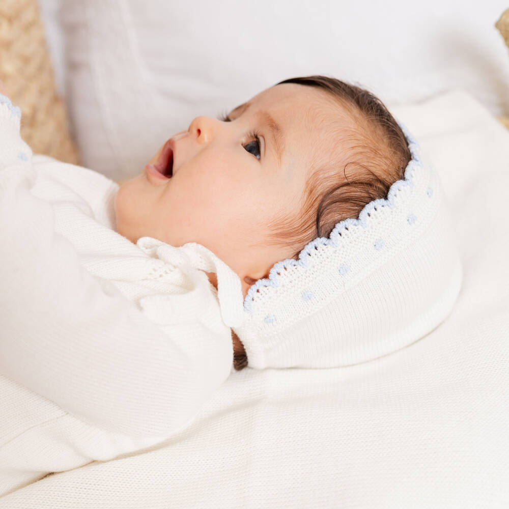 Artesanía Granlei-Ivory Knitted Bonnet with Pale Blue Trims | Childrensalon