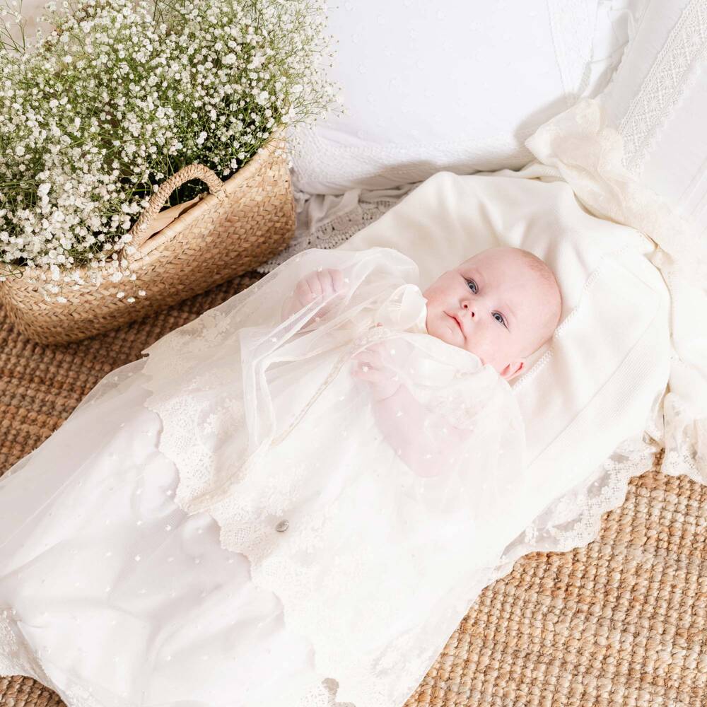 Artesanía Granlei-Ivory Knitted Shawl with Lace Trim (120cm) | Childrensalon