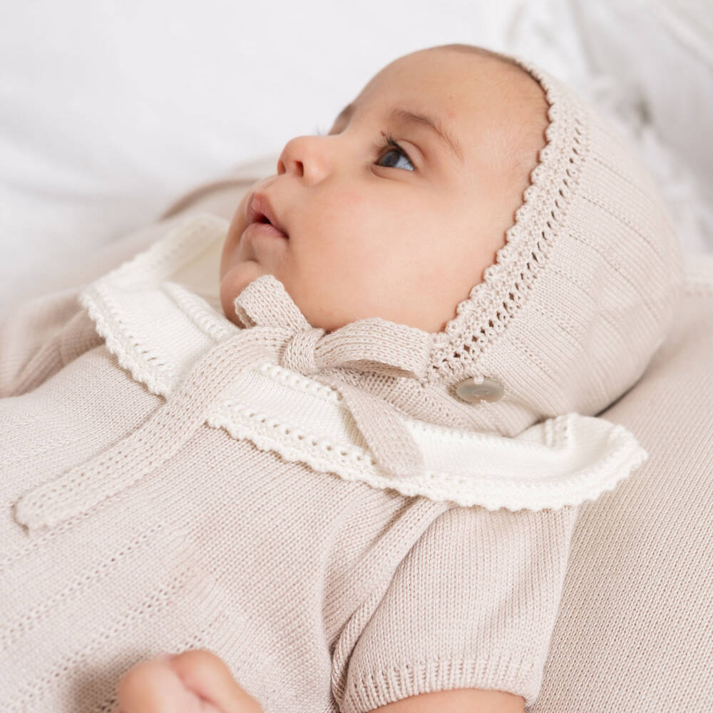 Artesanía Granlei-Light Beige Knitted Baby Bonnet | Childrensalon