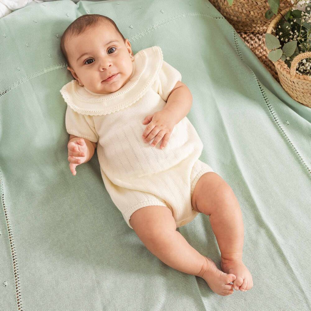 Artesanía Granlei-Pastel Green Knitted Baby Shawl with Scalloped Edges (128cm) | Childrensalon