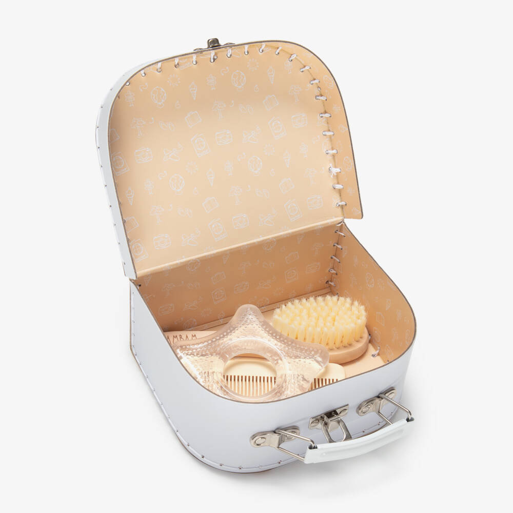 Bam Bam-هدية طقم لمستلزمات العناية بالأطفال لون أبيض | Childrensalon