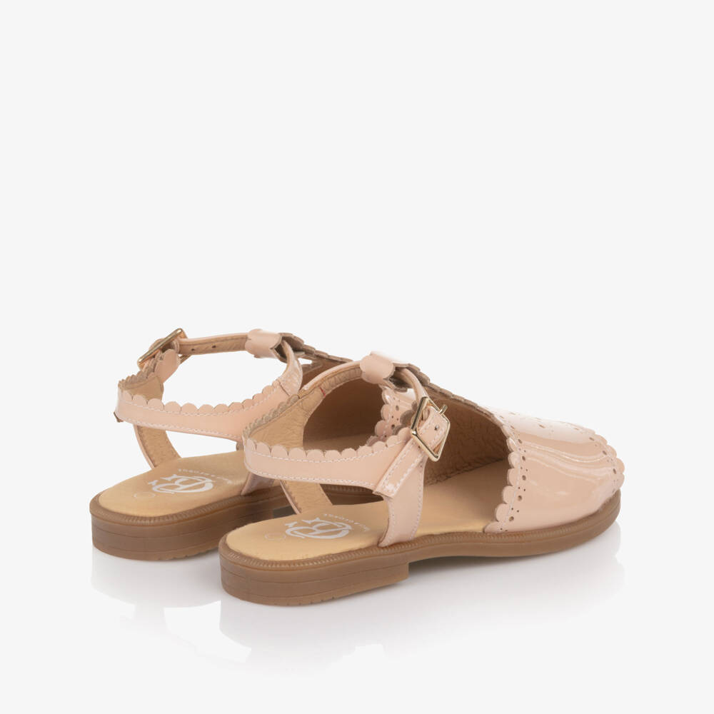 Beatrice & George-صندل جلد لامع بتصميم صدفي لون زهري للبنات | Childrensalon