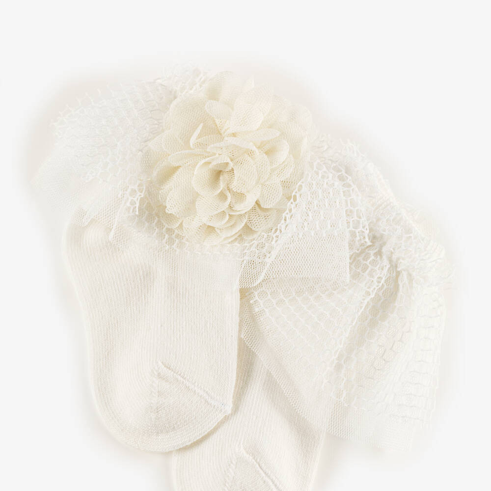 Beau KiD-Girls Ivory Lace Flower Socks | Childrensalon