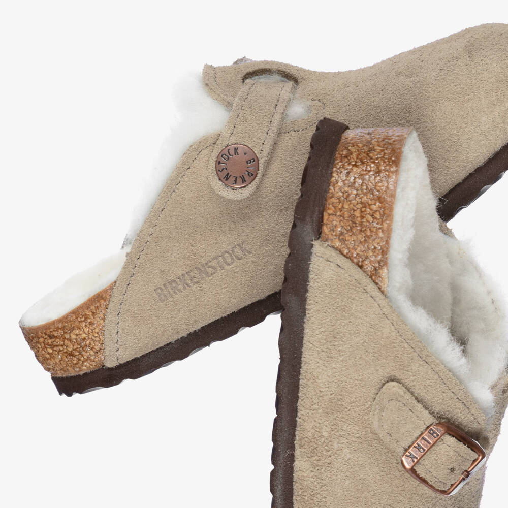 Birkenstock-Бежевые кожаные сабо с овечьей подкладкой для мальчиков | Childrensalon