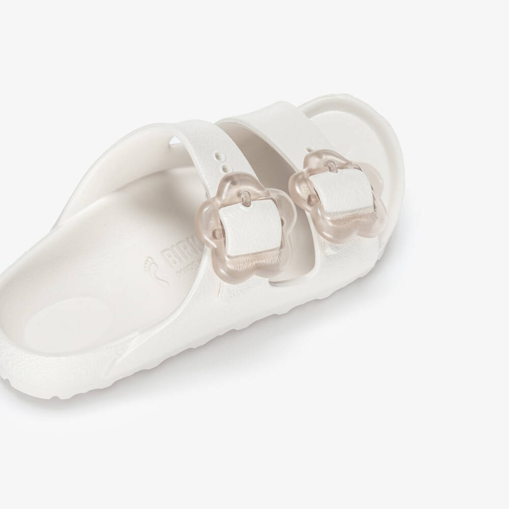 Birkenstock-صندل بإبزيم مزين بوردة لون عاجي للبنات | Childrensalon