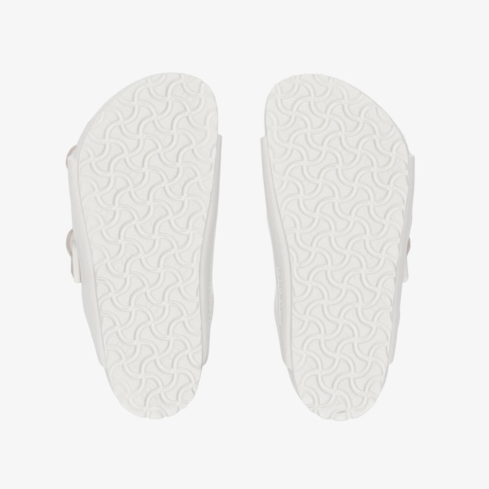 Birkenstock-صندل بإبزيم مزين بوردة لون عاجي للبنات | Childrensalon