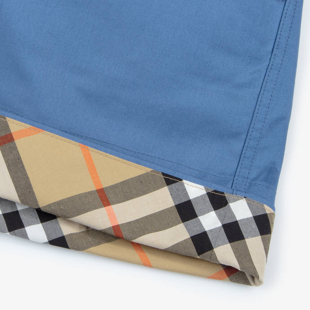 Burberry-Шорты голубые хлопковые с бежевыми отворотами в клетку для мальчиков | Childrensalon