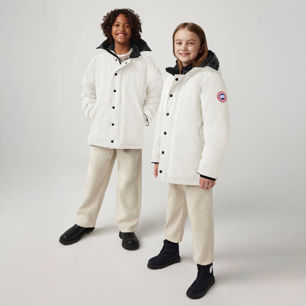 Canada Goose-Куртка парка белая пуховая Logan | Childrensalon