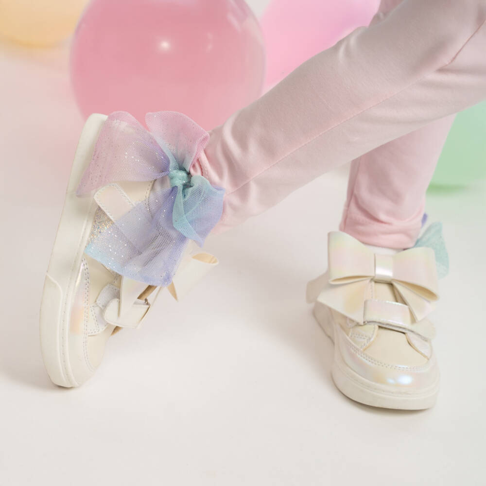 Caramelo Kids-Girls Ivory Faux Leather Bow Trainers | Childrensalon