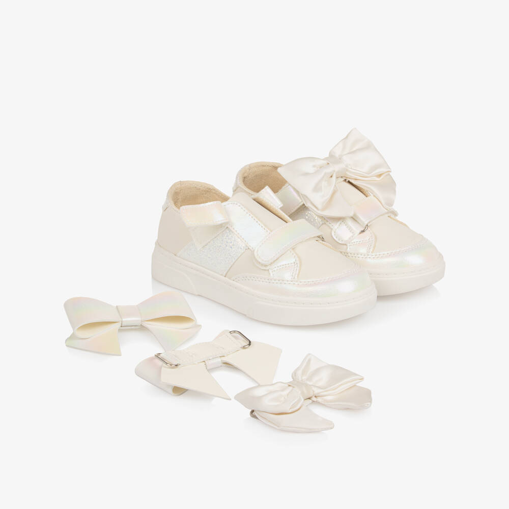 Caramelo Kids-Girls Ivory Faux Leather Bow Trainers | Childrensalon