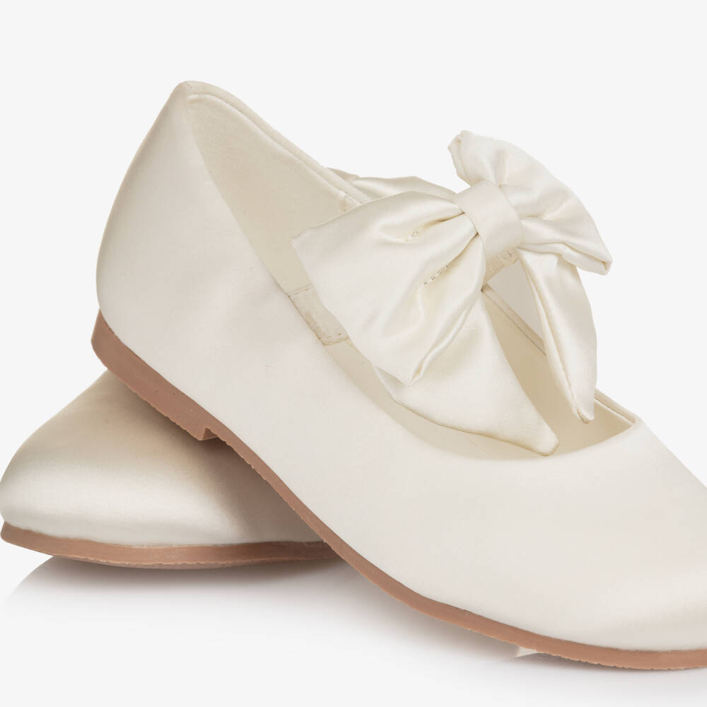 Caramelo Kids-Girls Ivory Satin Mary Jane Shows with Bows | Childrensalon