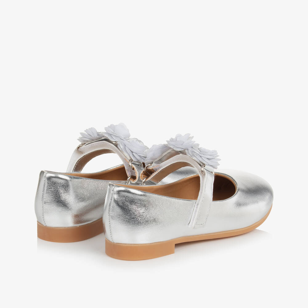 Caramelo Kids-حذاء ماري جين مزين بورود لون فضي  | Childrensalon