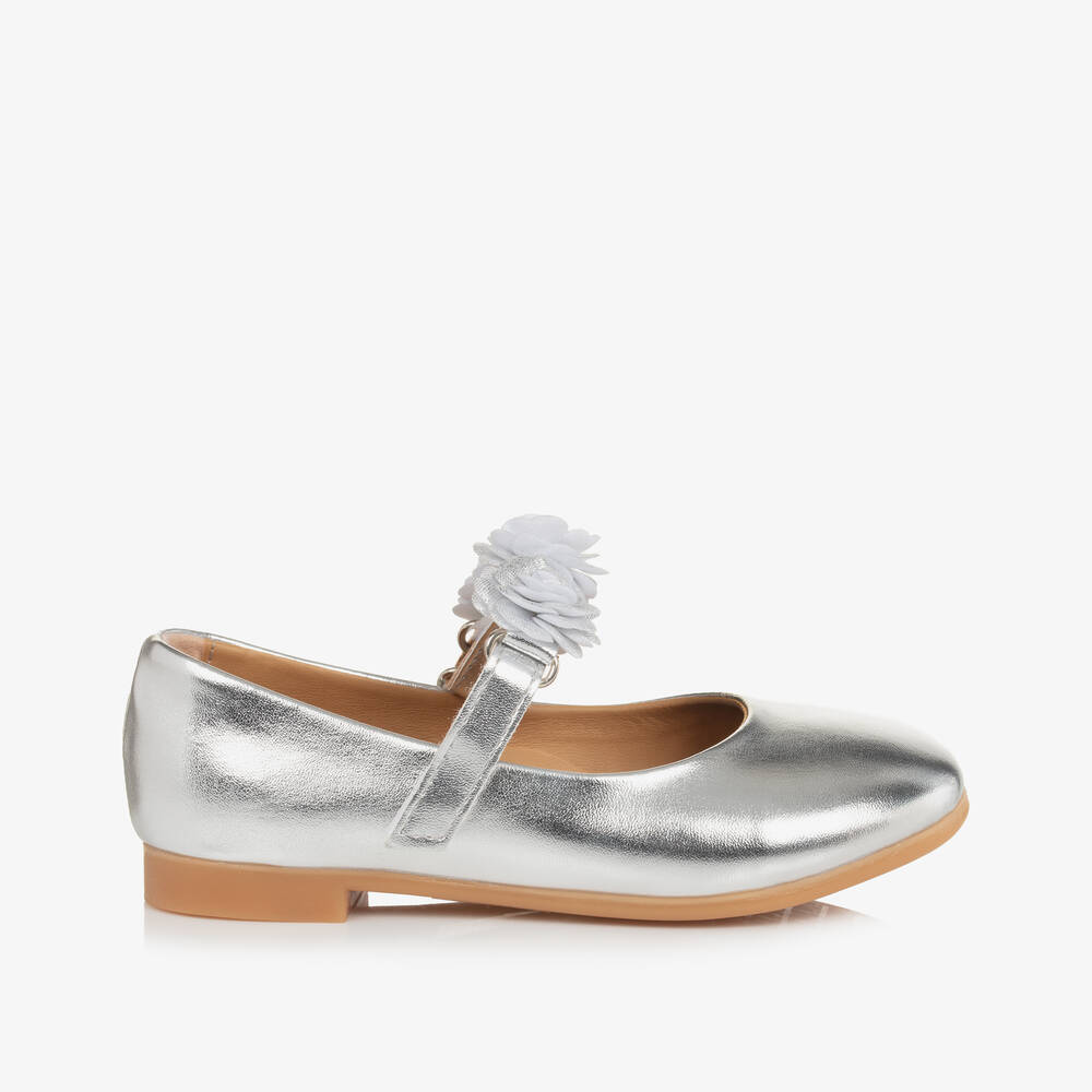 Caramelo Kids-حذاء ماري جين مزين بورود لون فضي  | Childrensalon