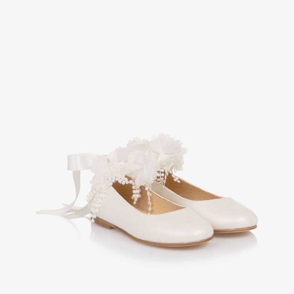 Children's Classics-Туфли-балетки кремовые кожаные с лентами и кружевными завязками | Childrensalon