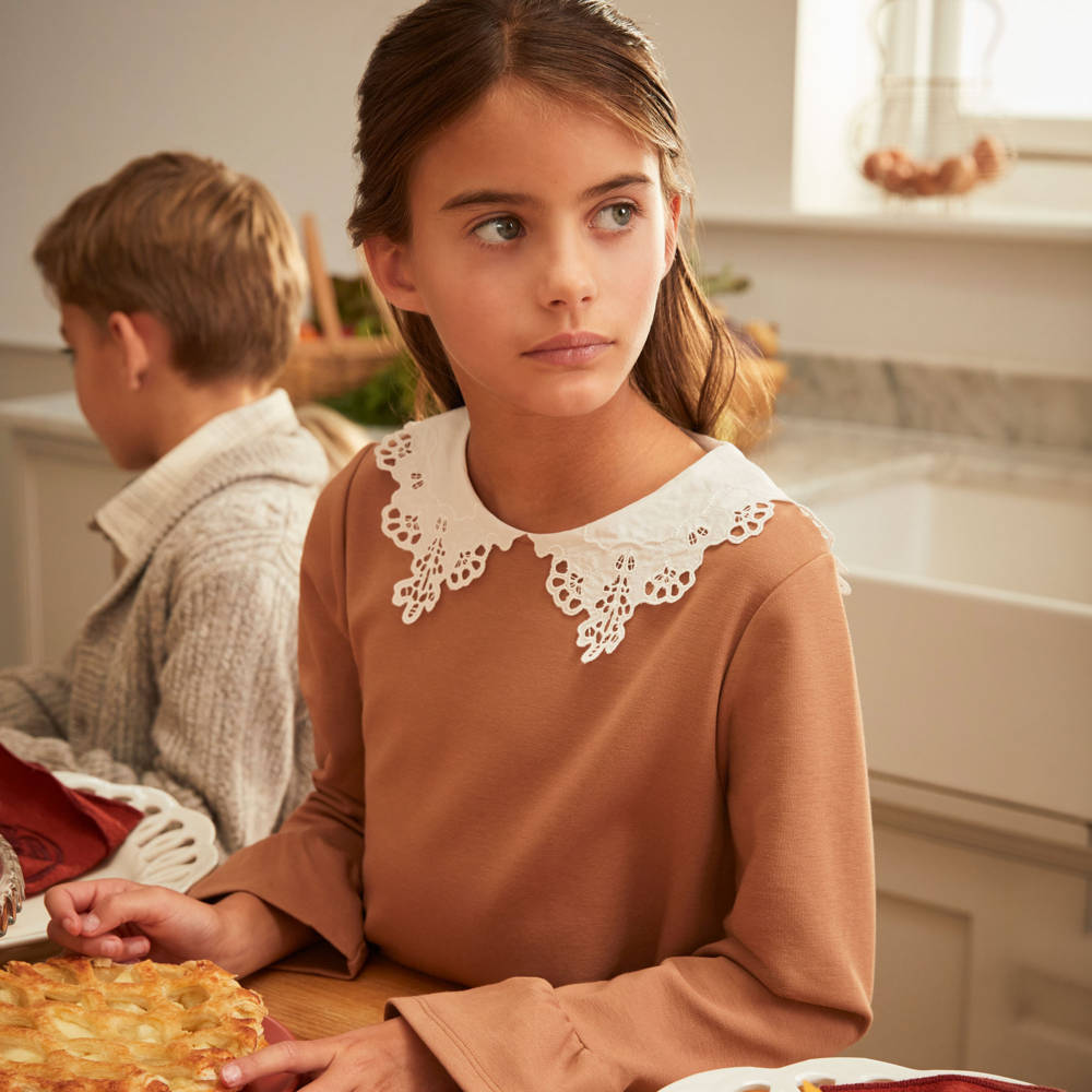 Chloé-Girls Brown Milano Jersey Dress with Broderie Collar | Childrensalon