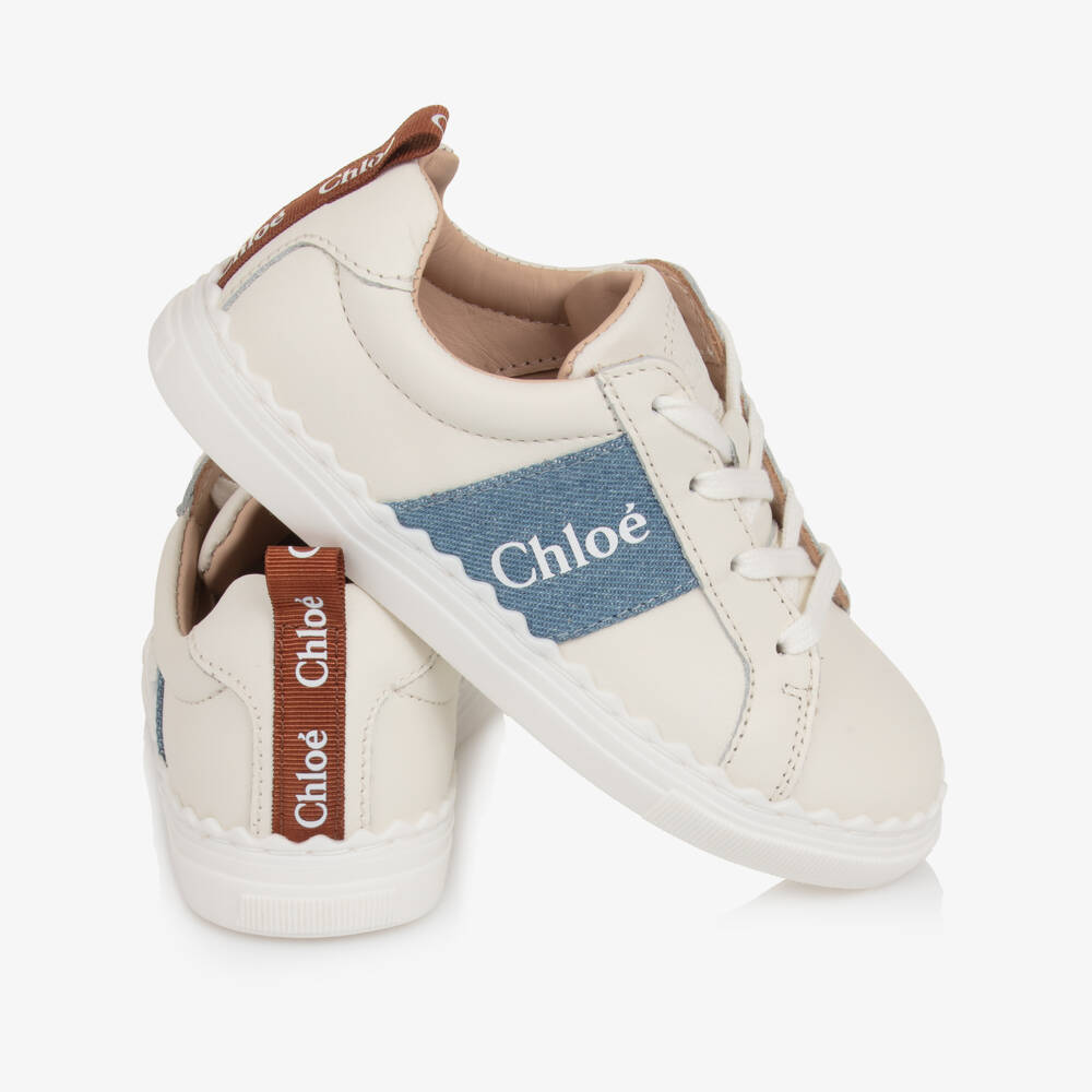 Chloé-Кроссовки кожаные белые с джинсовыми вставками для девочек | Childrensalon