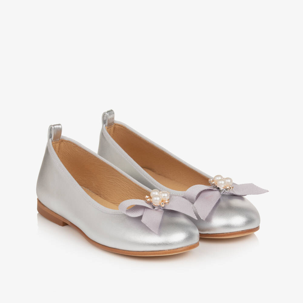 Coeur by Childrensalon-Girls Silver Leather Pumps with Pearl & Diamanté Bow | Childrensalon