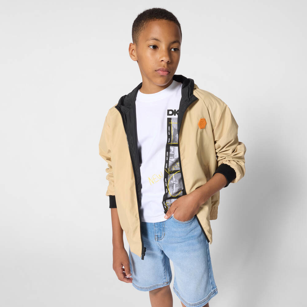 DKNY-جاكيت بوجهين وطبعة شعار لون بيج وأسود | Childrensalon