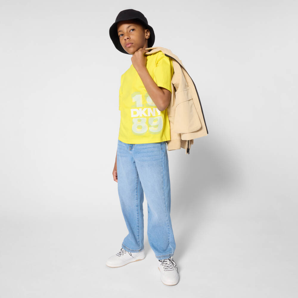 DKNY-Футболка жёлтая из хлопка с логотипом 1989 для мальчиков | Childrensalon