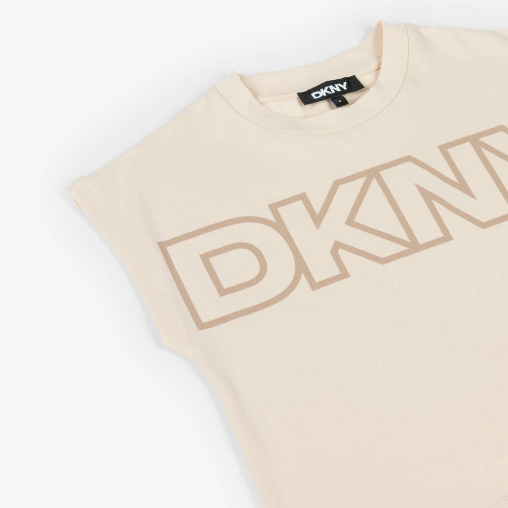 DKNY-تيشيرت بطبعة شعار لون بيج للبنات | Childrensalon