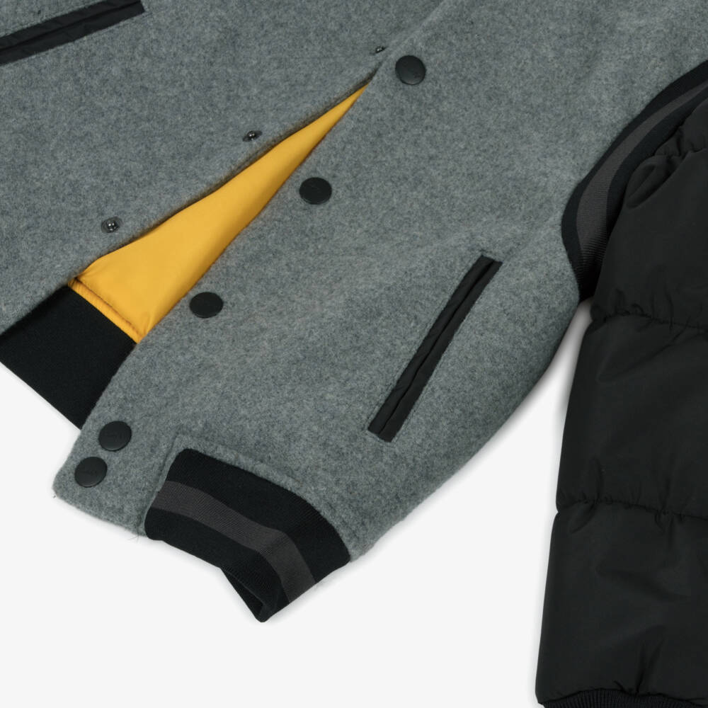 DKNY-جاكيت بومبر بأكمام منفوخة لون أسود ورمادي  | Childrensalon