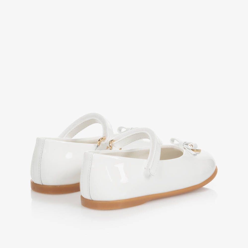 Dolce & Gabbana-Ivory Patent Leather Shoes With Heart Charm | Childrensalon