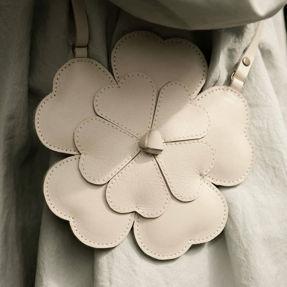 Donsje-Girls Cream Leather Buttercup Purse (14cm) | Childrensalon