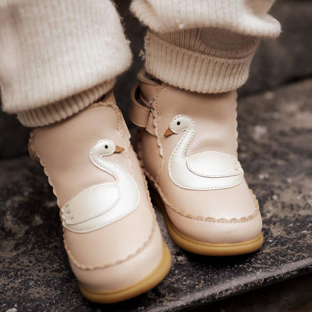 Donsje-Girls Pale Pink Leather Swan First Walker Boots | Childrensalon