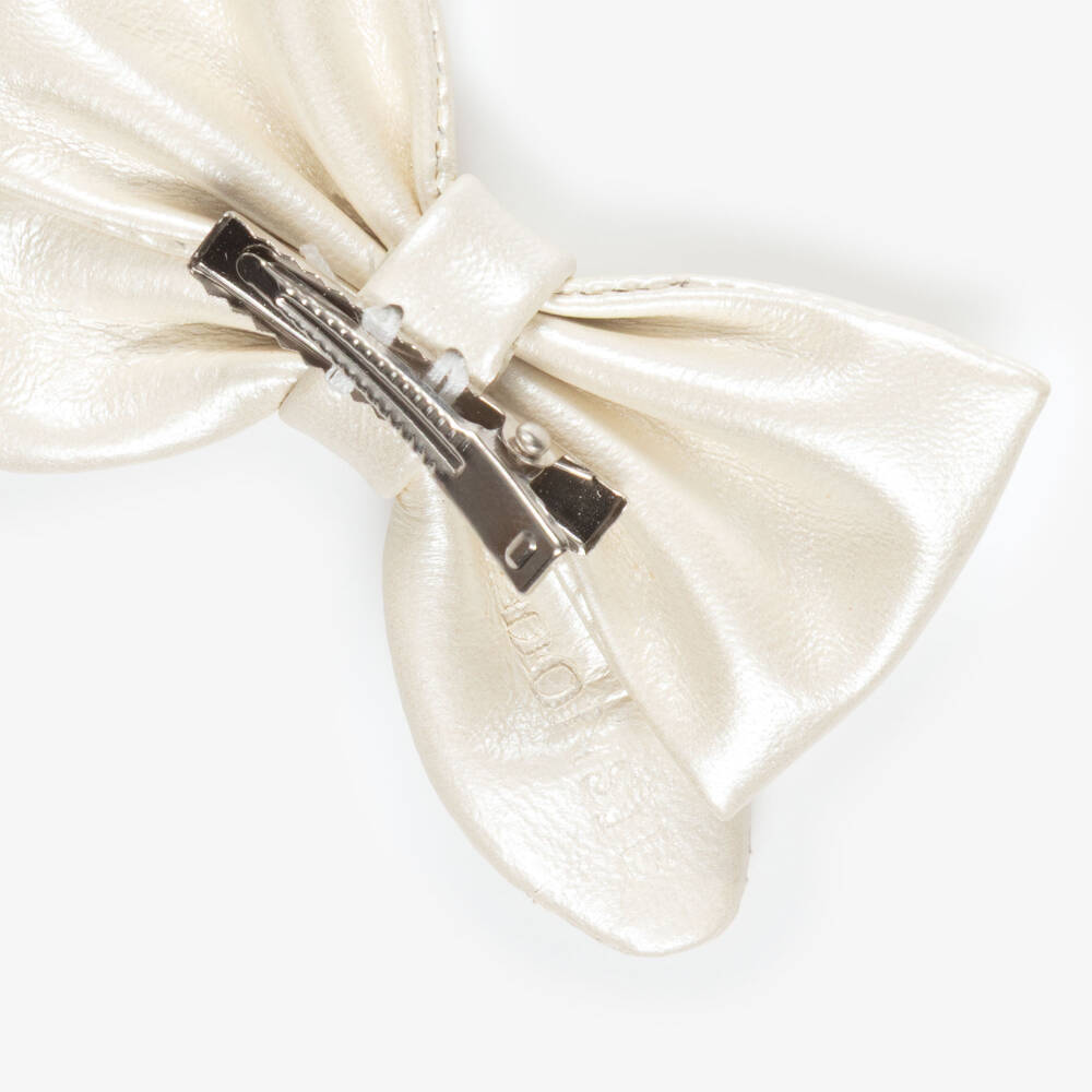Donsje-Girls Pearlised Ivory Leather Bow Hair Clip (7cm) | Childrensalon
