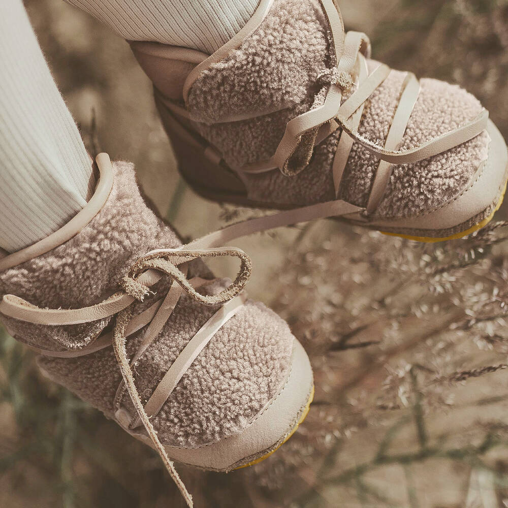 Donsje-حذاء شيربا فليس لون رمادي ليلاك لمرحلة قبل المشي للأطفال | Childrensalon