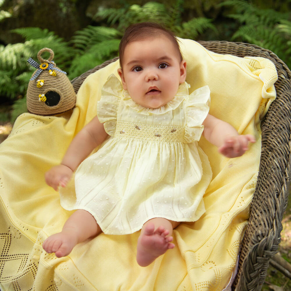 Dr. Kid-فستان قطن سموك مطرز لون أصفر للبنات الرضع | Childrensalon