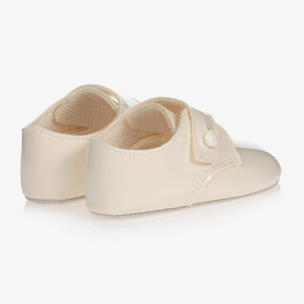 Early Days Baypods-حذاء لمرحلة ما قبل المشي لون عاجي لامع للمواليد | Childrensalon