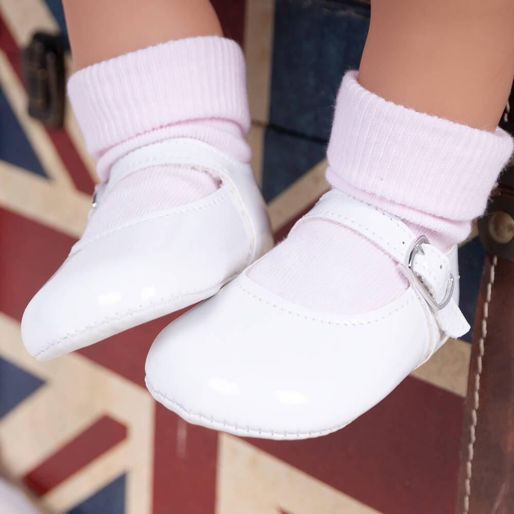Early Days-حذاء لمرحلة قبل المشي جلد صناعي لامع لون أبيض | Childrensalon