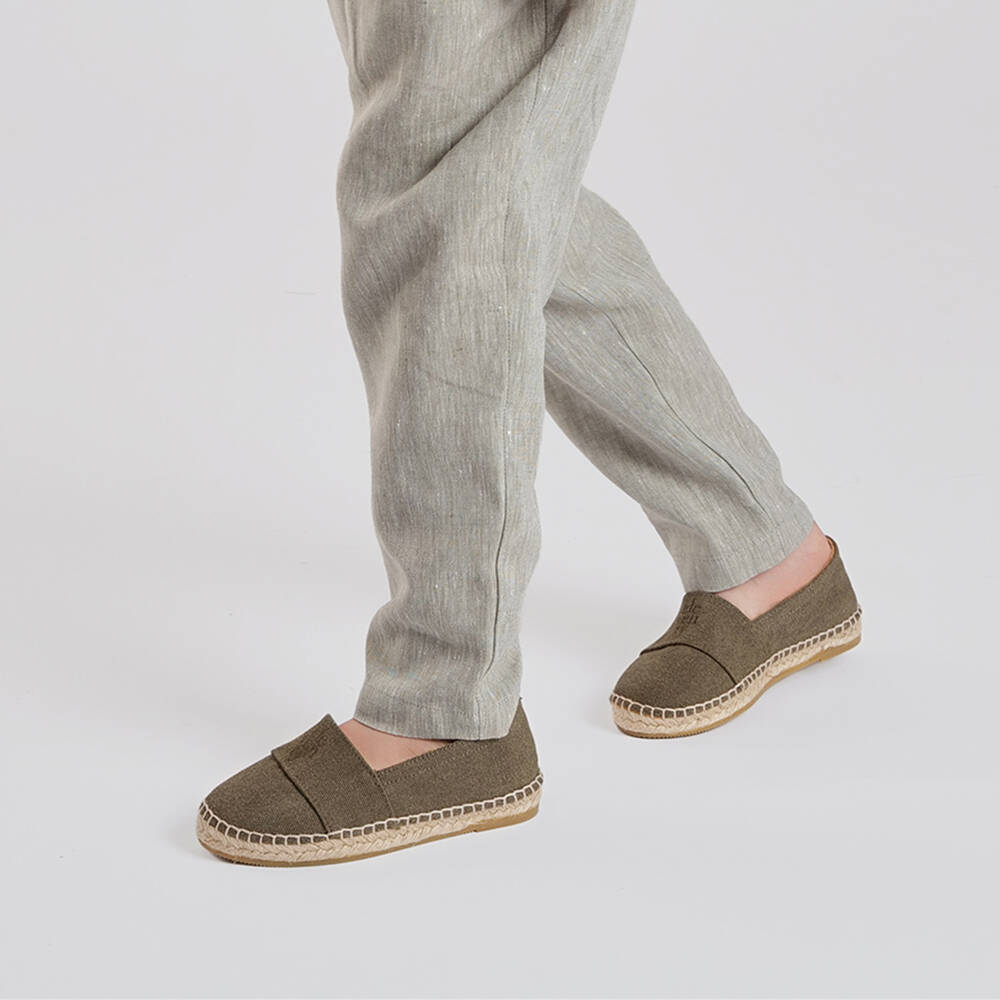 Eleventy-إسبادريل بشعار مطرز لون أخضر كاكي | Childrensalon